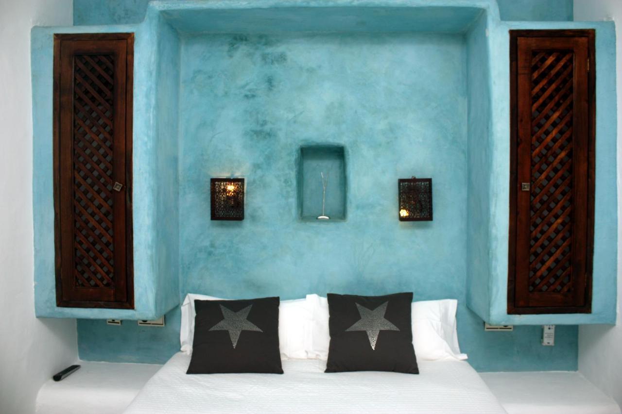 Hostal Extramuros Conil De La Frontera Exterior foto