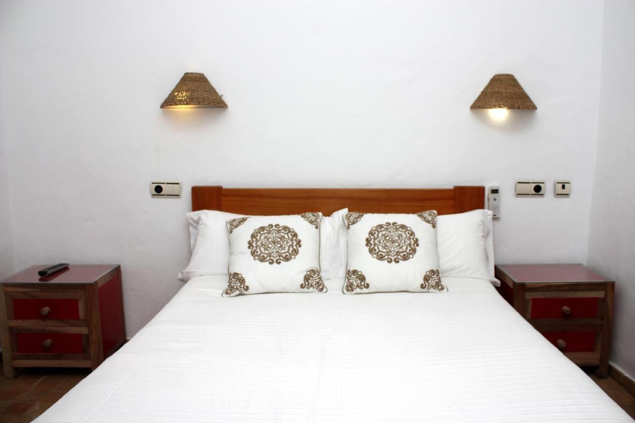 Hostal Extramuros Conil De La Frontera Exterior foto
