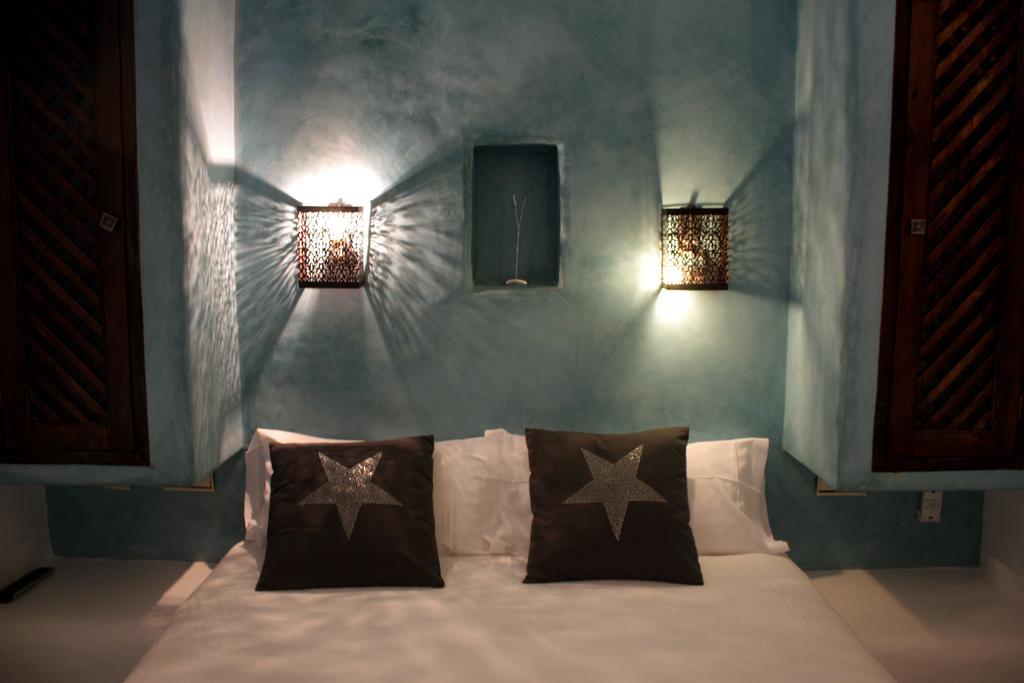 Hostal Extramuros Conil De La Frontera Exterior foto